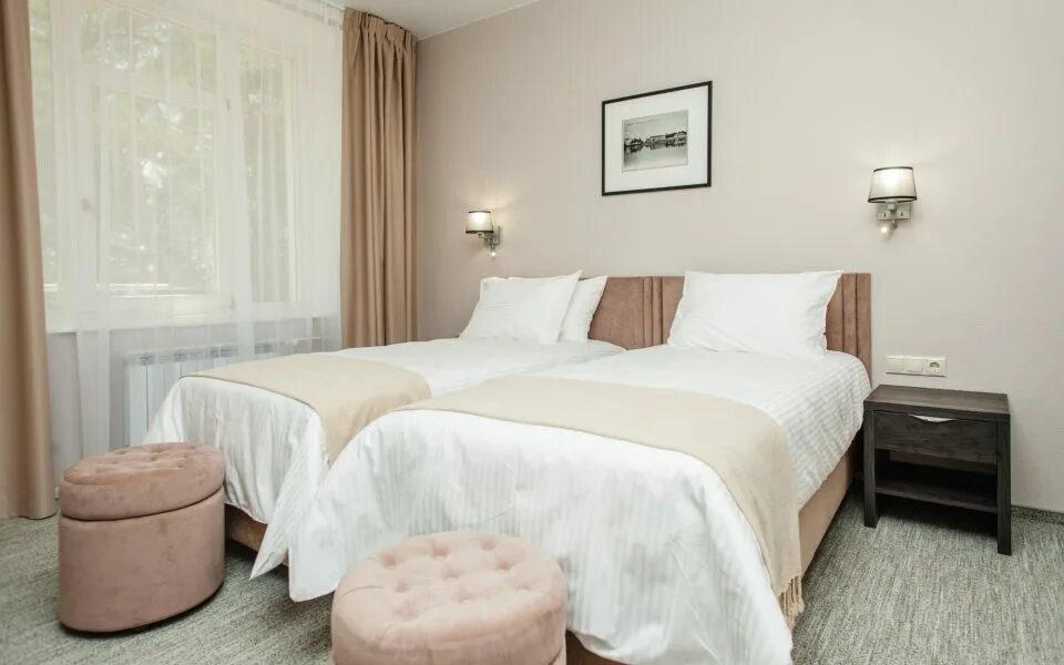 Marins park hotel sochi) 4*. Маринс парк конгресс отель. Марии парк отель. Бурдугуз парк отель иркутск. Гостиница империал москва.