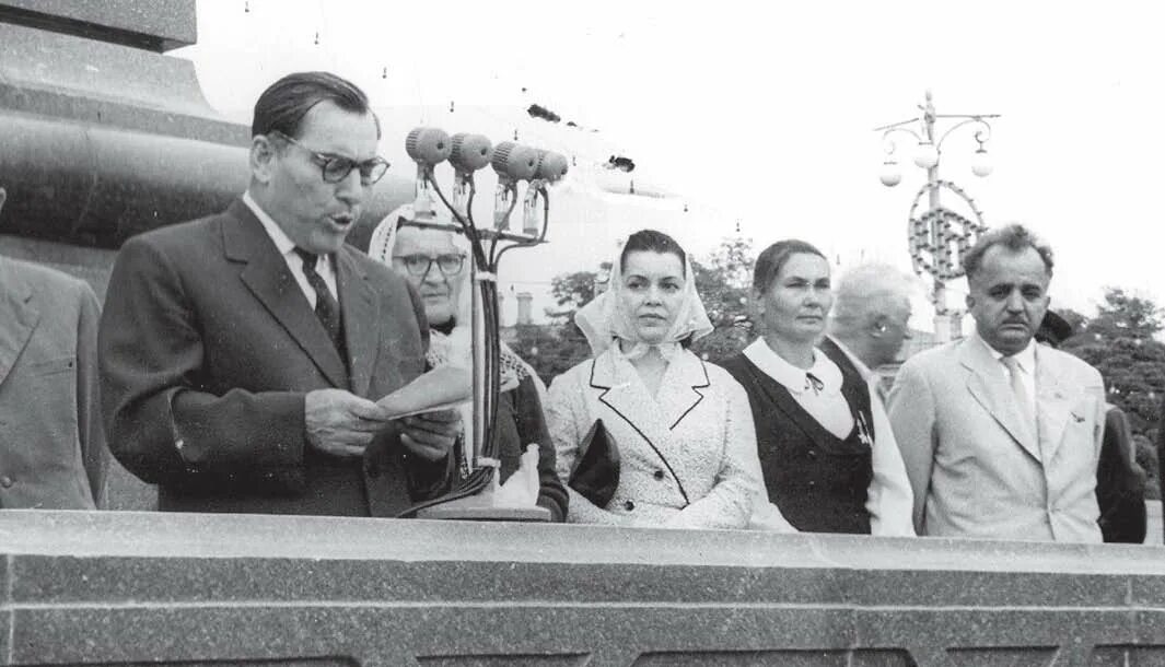 Даниял адимов. Даниял тельбиев. Фото памятника абдурахмана даниялова в махачкале. Казанбиев нариман кадисламович. Выдающийся деятели дагестана.