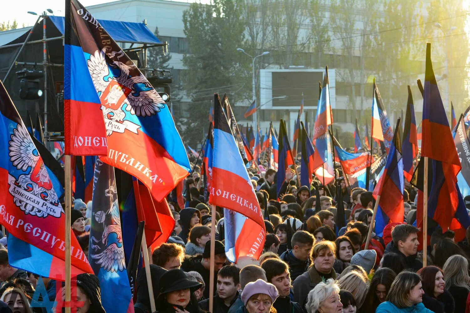 Митинг Донецкая народная Республика 2014. Референдумы на Донбассе (2014). Митинги на Донбассе 2014. День Республики Донецк. Нов 12 мая