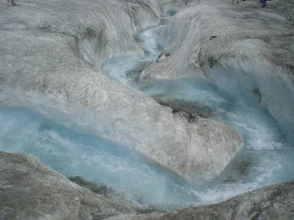 Ледниковая вода