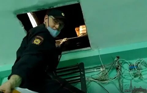 Вхождение в помещение сотрудников полиции