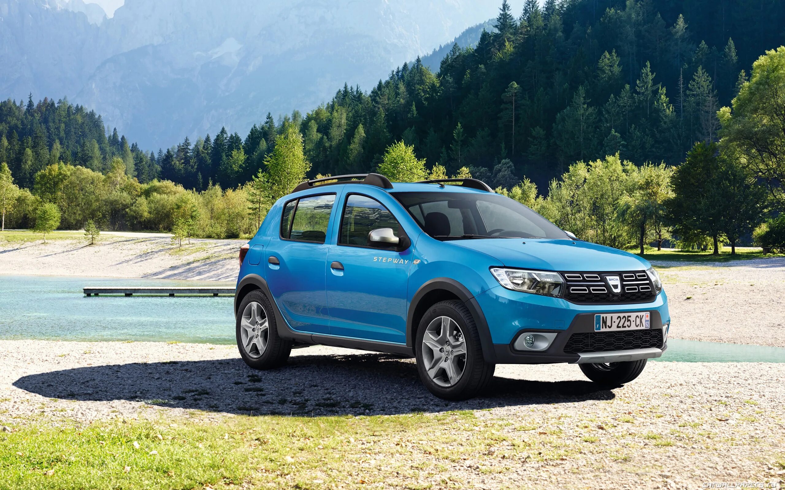 Renault sandero stepway масло. Сандеро степвей 2017. Dacia Logan и Sandero Stepway. Рено Дастер степвей. Дастер Логан Сандеро.