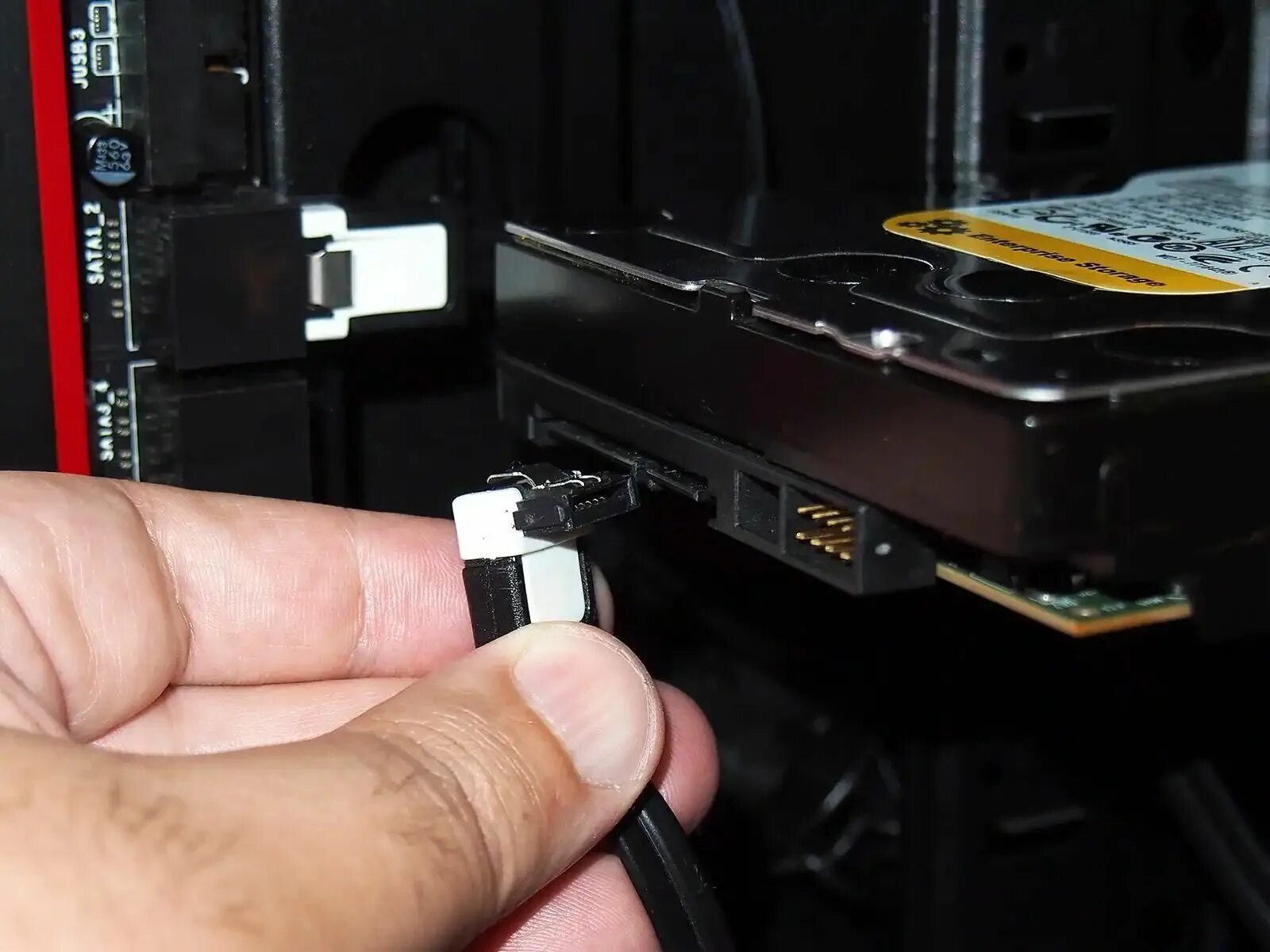 Как правильно подключать hdd. Подключить жёсткий диск к компьютеру sata. как подключить жесткий диск sata 3. sata подключение жесткого диска. как подключить hdd sata 3 к компьютеру.