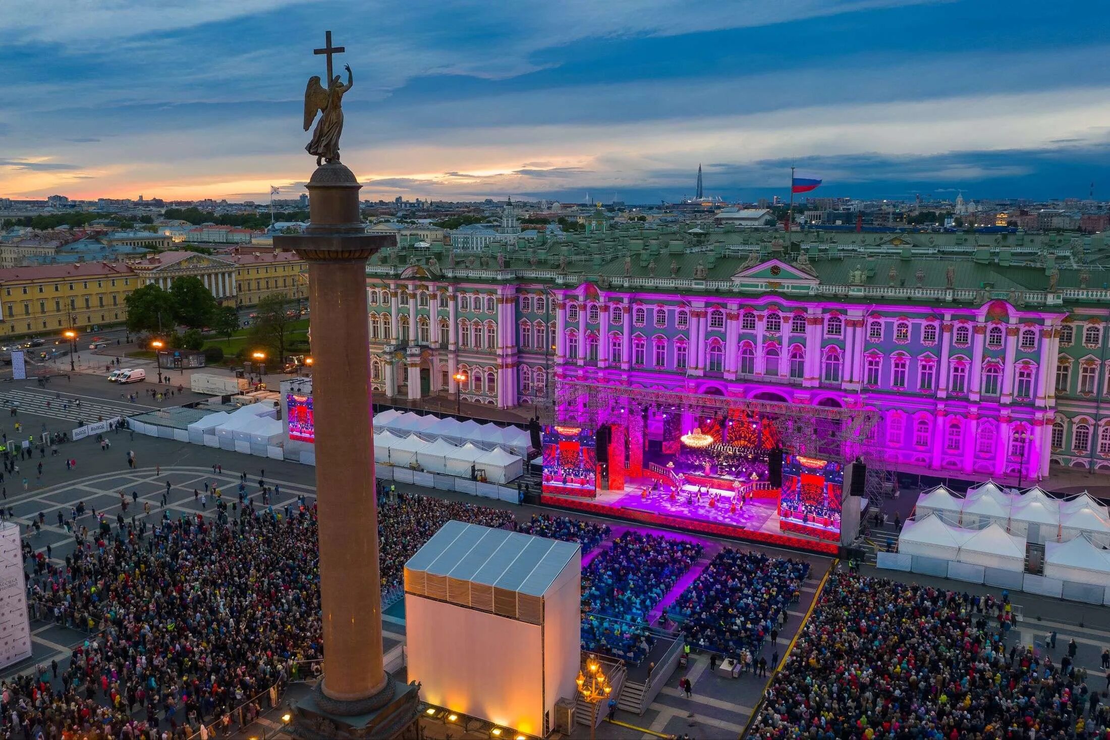 31 мая дворцовая площадь санкт петербурга. 9 мая спб дворцовая площадь. 31 мая дворцовая площадь санкт петербурга. Классика на дворцовой 2022. 31 мая дворцовая площадь санкт петербурга.