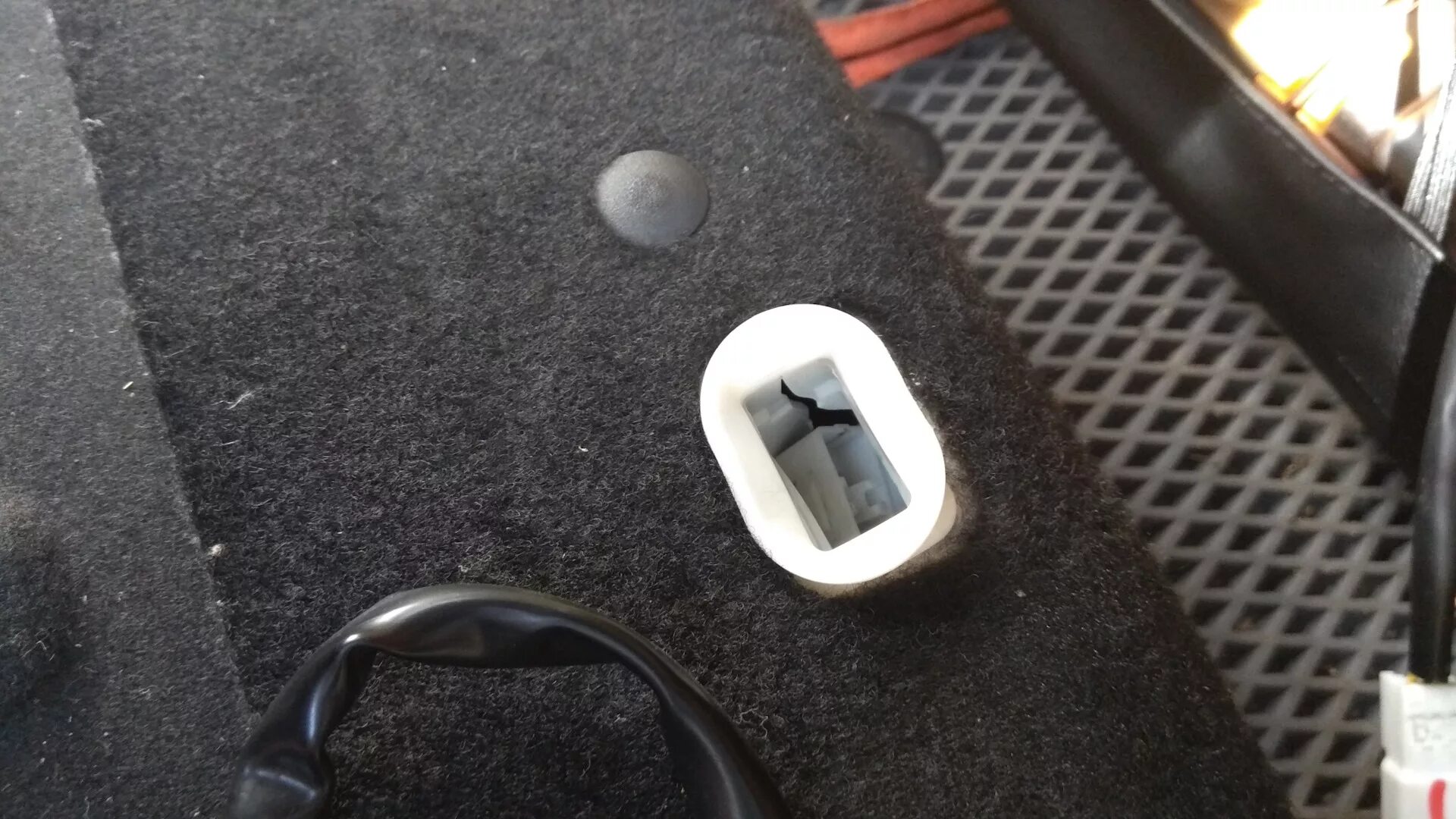 Как снять заднее сидение ix35 Adjusting the position of the front seats Hyundai Solaris