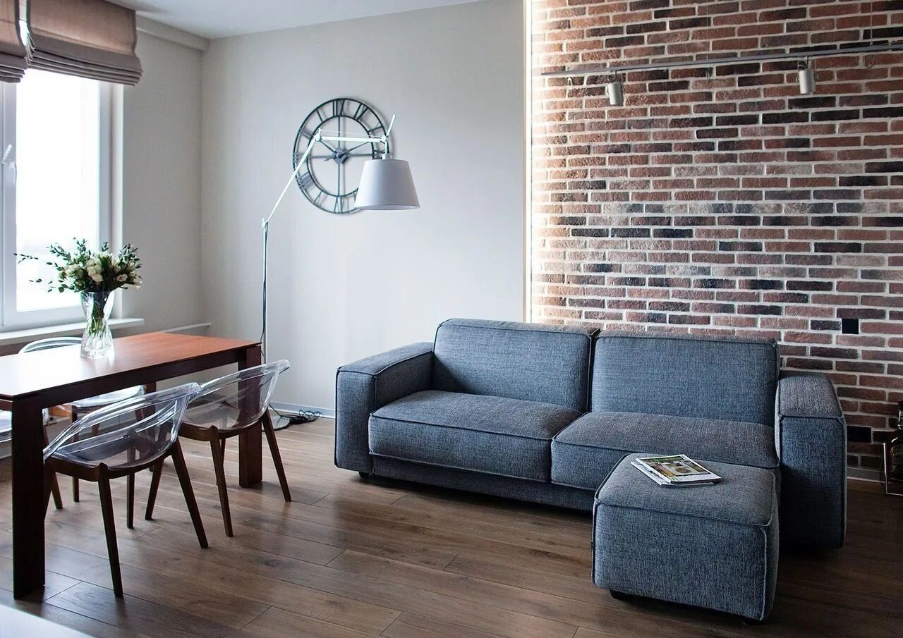 Серый диван в интерьере. Стильные диваны. Интерьер минимализм стена. Светло серый диван. Диван в интерьере.