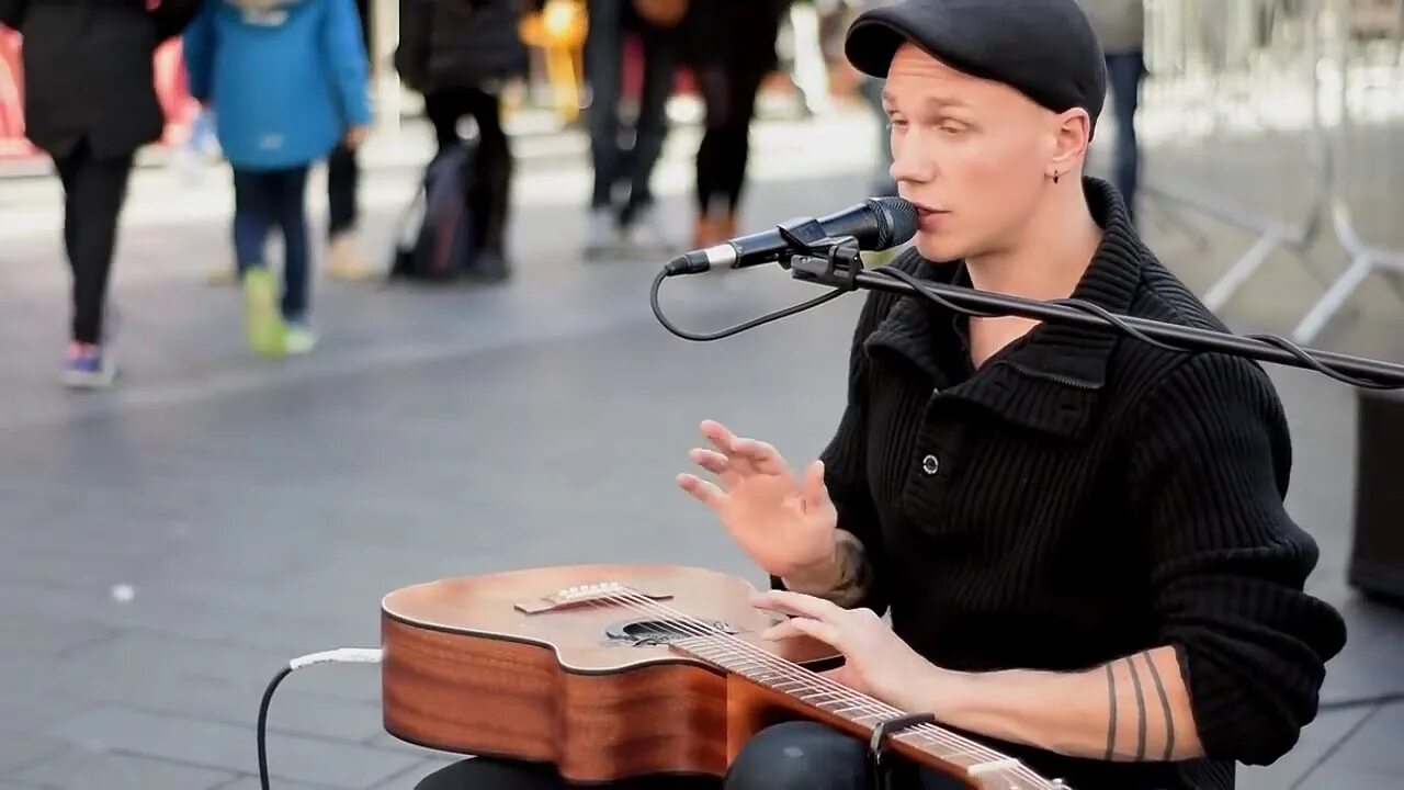 Morf music. Morf уличный музыкант. уличный музыкант лондона морф. браслеты уличных музыкантов. morf music driving fast.