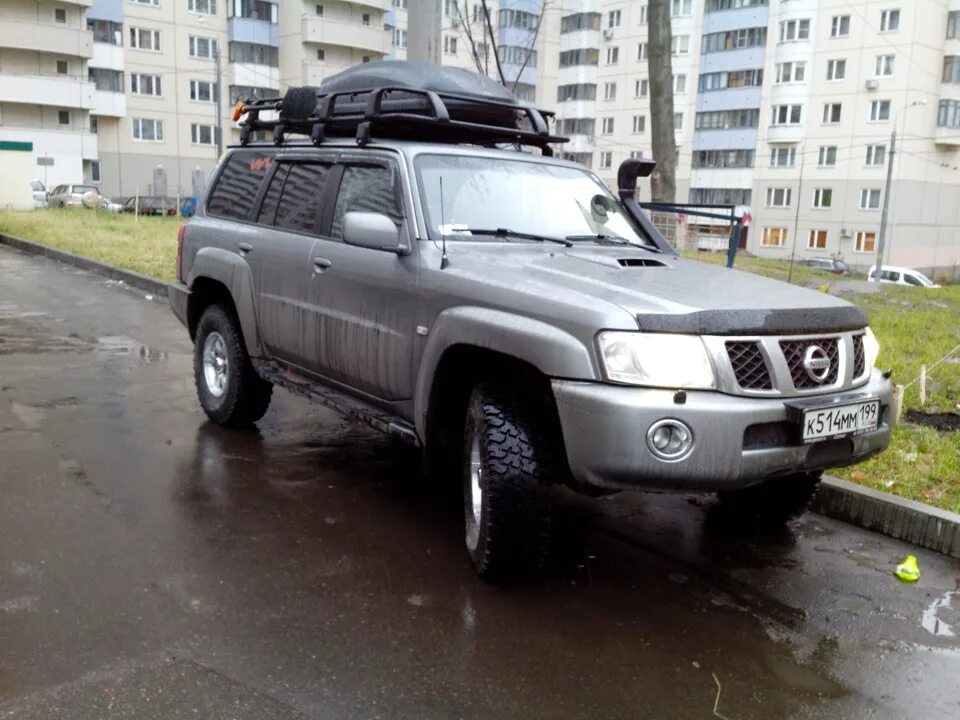 Патрол шины. Nissan Patrol gr II y61. Patrol y61 33 колеса. Nissan Patrol y61 315/70r17. Резина Nissan Patrol y61.