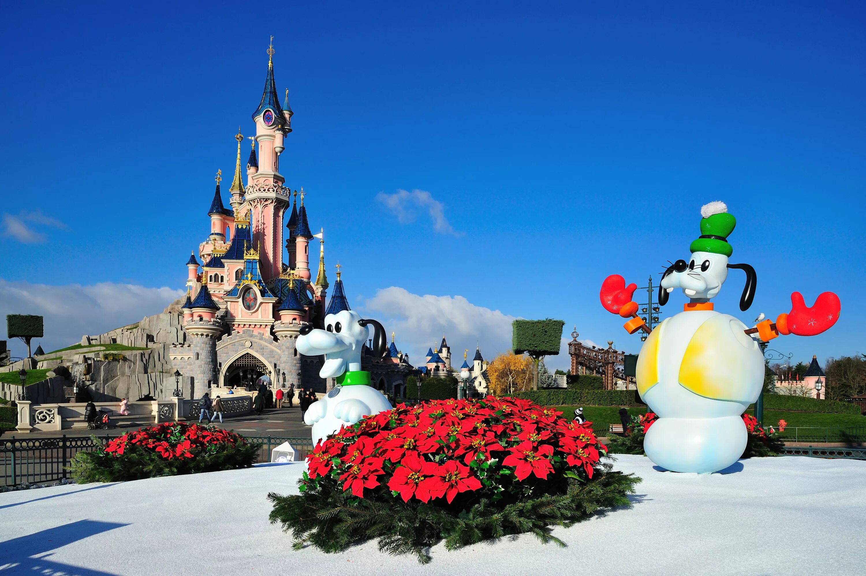 Вход в диснейленд. Диснейленд Париж Disneyland Paris. Парк Уолт Дисней в Париже. Диснейленд Дисней Вилладж. Диснейленд Париж достопримечательности.