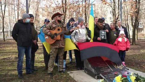 Дети поют батька наш бандера