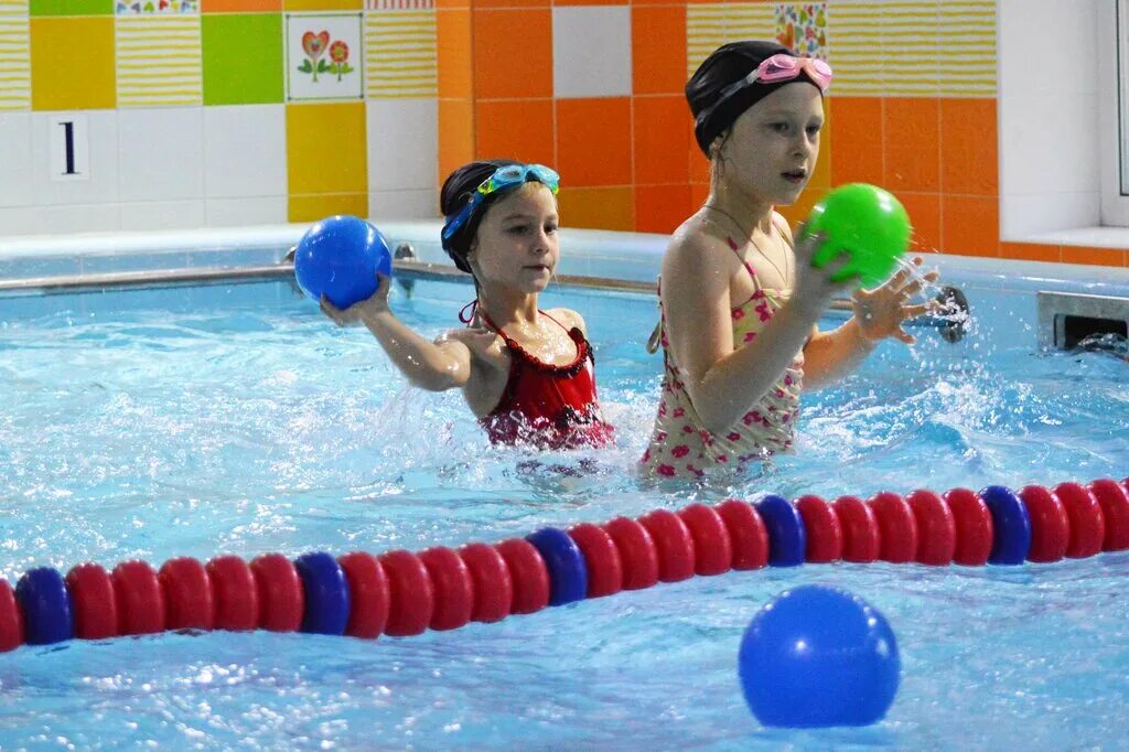 Aqua baby club. Кимберли лэнд грудничковое плавание. Бассейн в детском центре. Александра невского, 97/1, иркутск бассейн. Baby boss family club, москва.