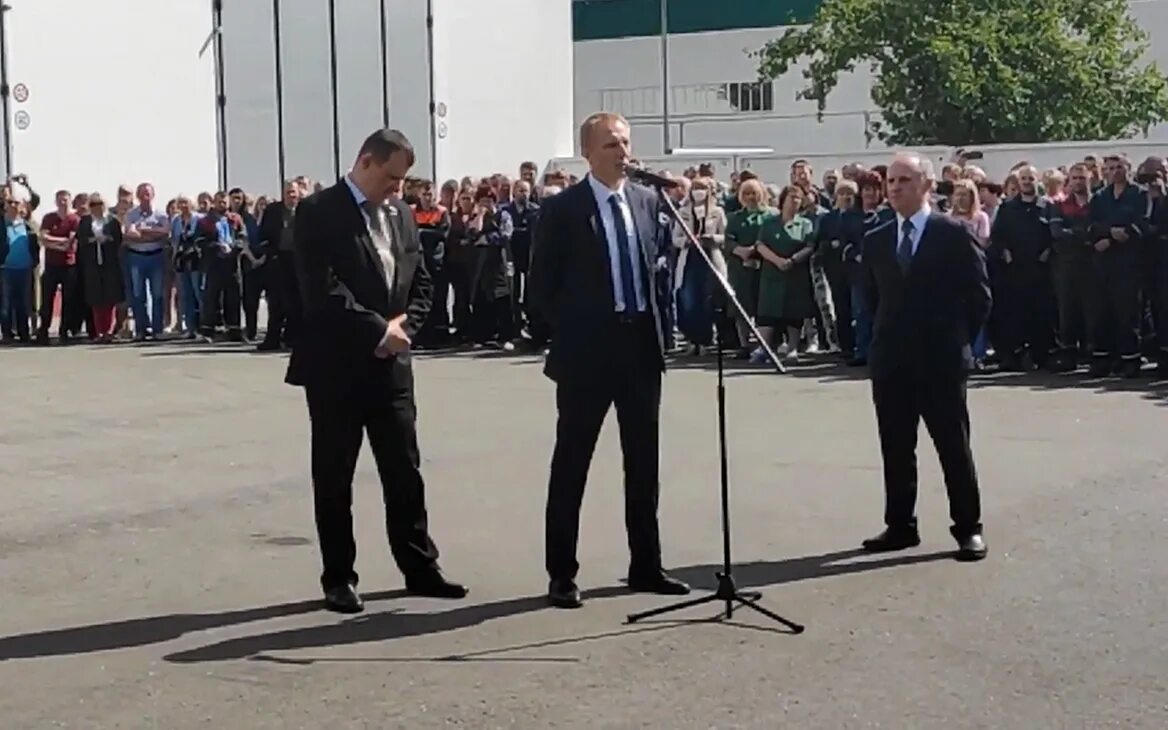 Приезд лукашенко в костюковичи. Мзкт беларусь забастовка лукашенко. лукашенко на заводе. победа лукашенко. лукашенко о коллаборантах в белоруссии.