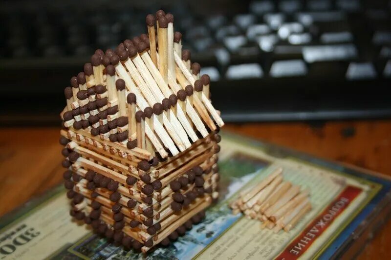 Поделки из спичек. Домик из спичек для начинающих. Танки из спичек. Самолет из спичек. Поделка танк из спичек.