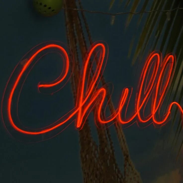 См чил. Неоновая надпись Chill. Неоновая вывеска чил. Неоновая подсветка Chill. Неоновая вывеска чилл зона.