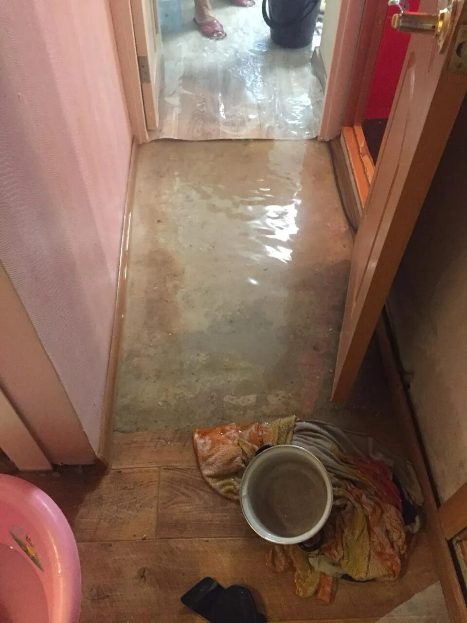 Форум прорвало. Прорвалоттрубу в квартире. прорвало трубу в квартире. затопитопило квартиру. затопило квартиру.