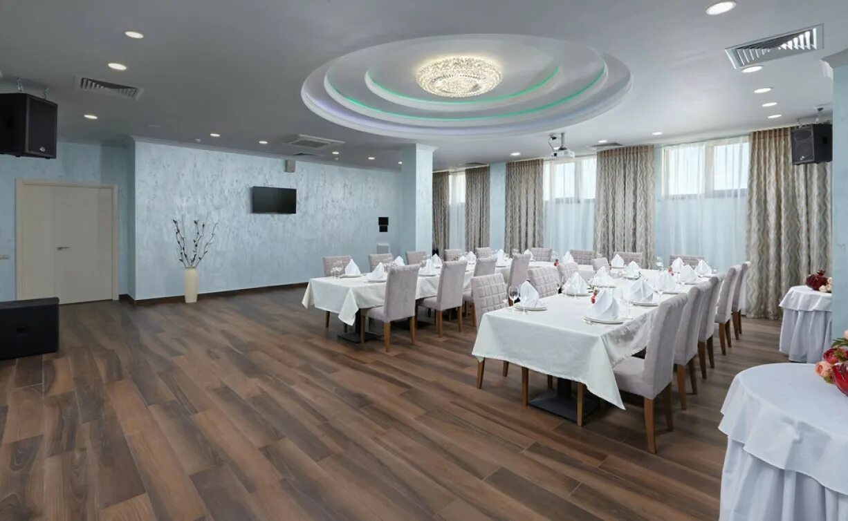 ресторан отель октябрьский ульяновск. таплиани сыктывкар. ресторан октябрьский ульяновск плеханова. ресторан октябрьский адрес. центральный ресторан люберцы октябрьский проспект.