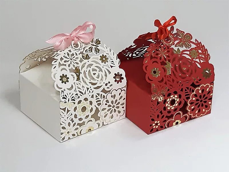 Коробочка бонбоньерка. Подарочная коробочка бон бон. Коробочка бонбоньерка. Бонбоньерки на свадьбу. Коробочка бонбоньерка.