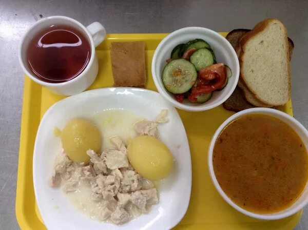 Питание студентов. Еда для бедных. Студенческий обед. Студенческий обед. Студенческие блюда.