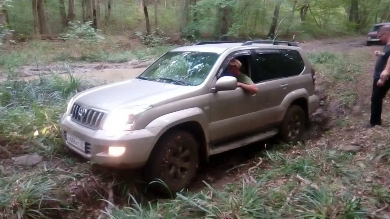 Toyota land cruiser prado 120. Тойота прадо для бездорожья. Прадо 120 бездорожье. Прадо на 20 колесах. Toyota land cruiser prado 90 offroad.
