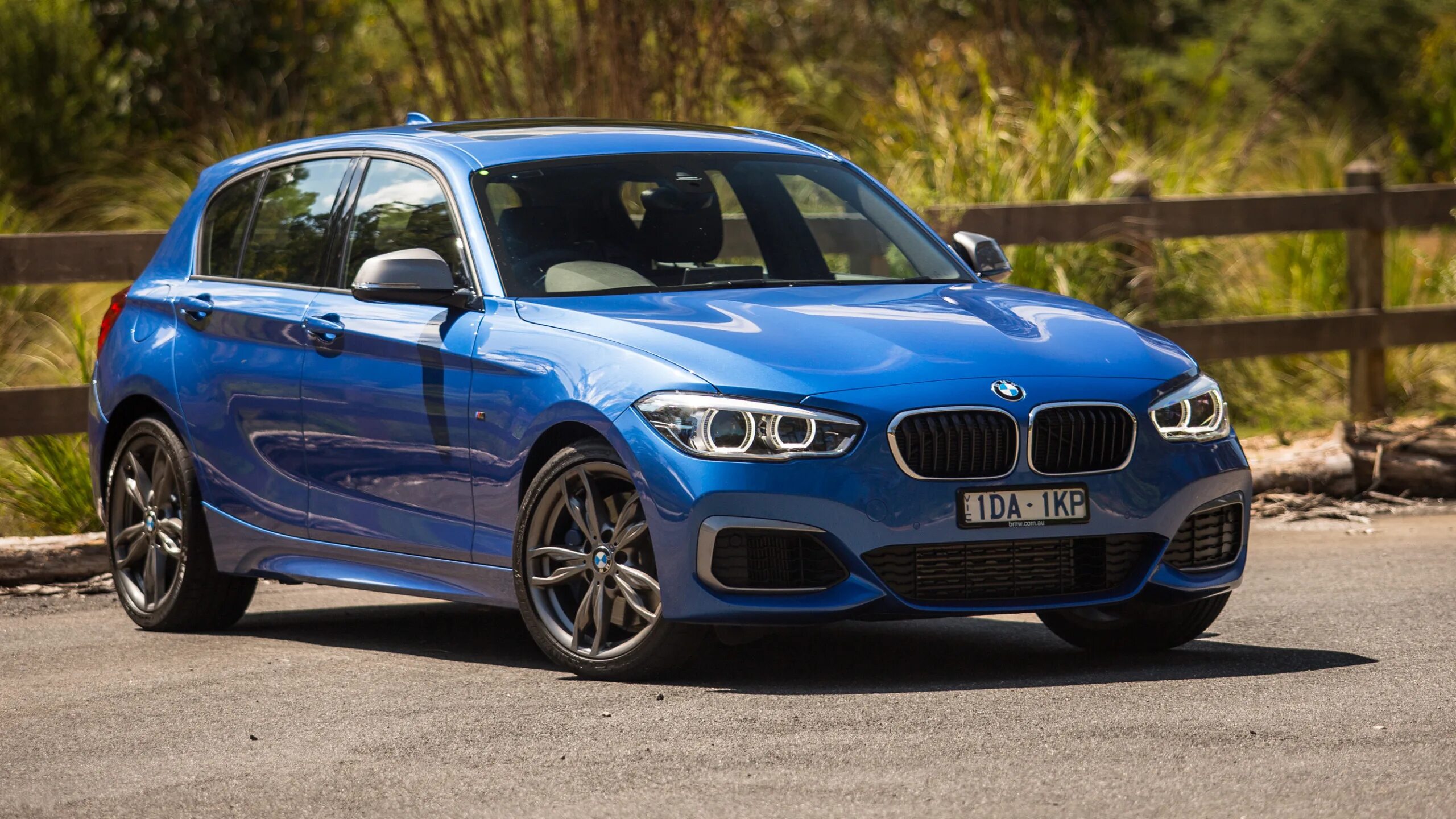 Bmw i 20. Bmw i3 антенна. Bmw 1 135i. Bmw f20 m135. Bmw 118i.