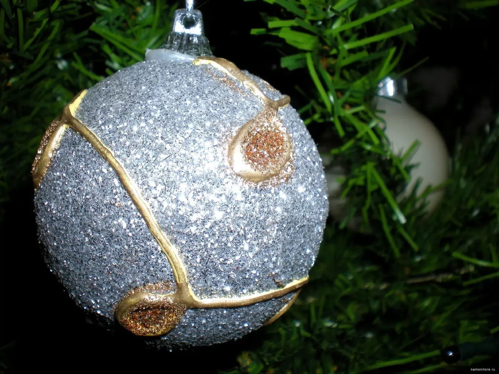 Сайт серебряного шар. Елочный шар серебристый. Ваза - шар; стекло. Сайт серебряного шар. Шар баблс "серый".
