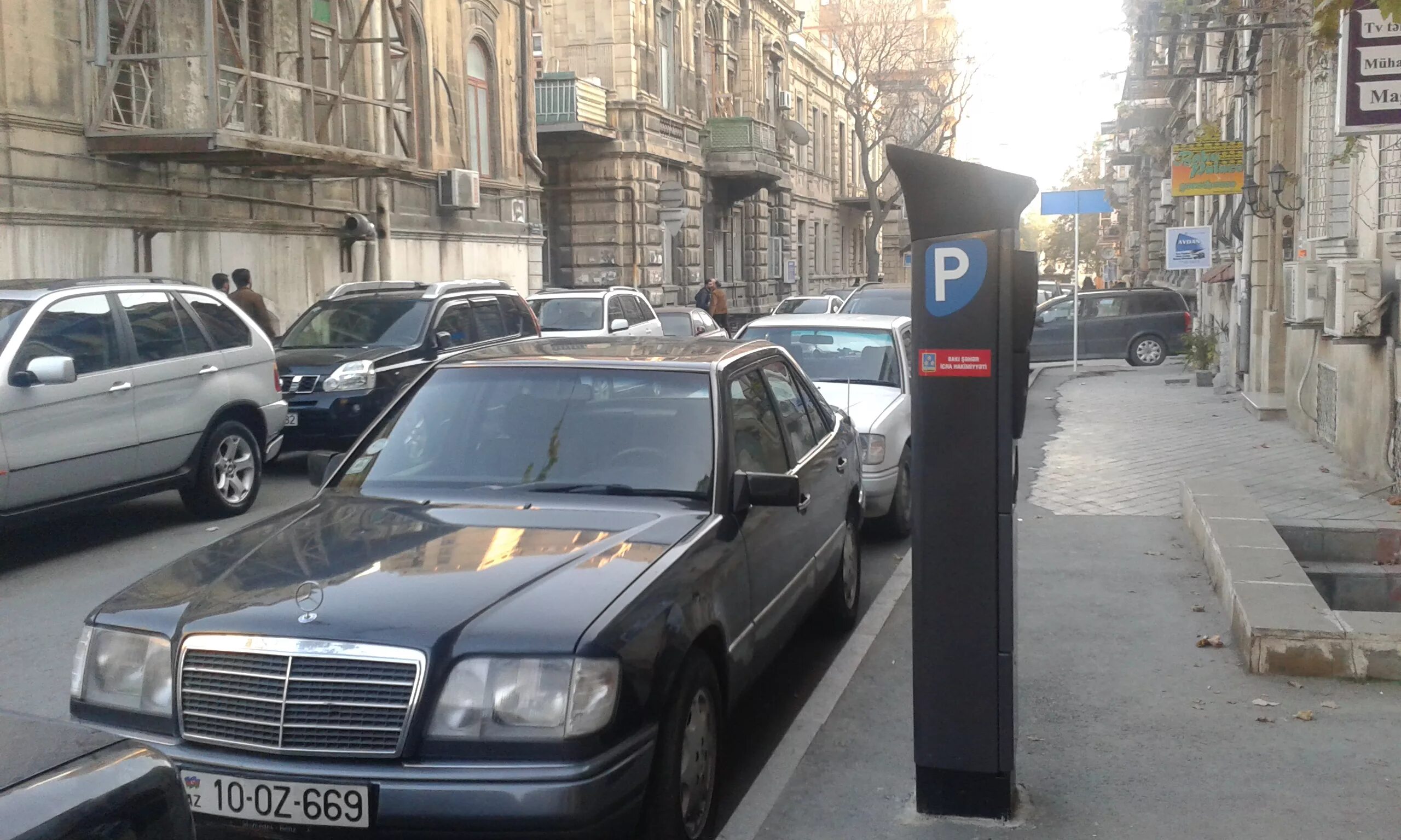 Парк генчлик баку. Автостоянка баку. Баку азербайджан парк. Баку парковка. Автостоянка баку.