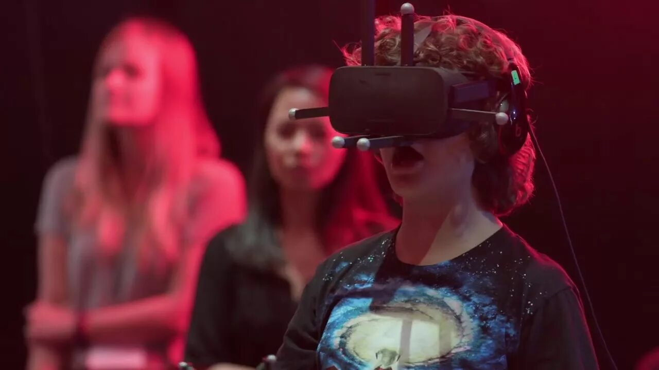 Strange experiences. Stranger things vr. virtual things.
