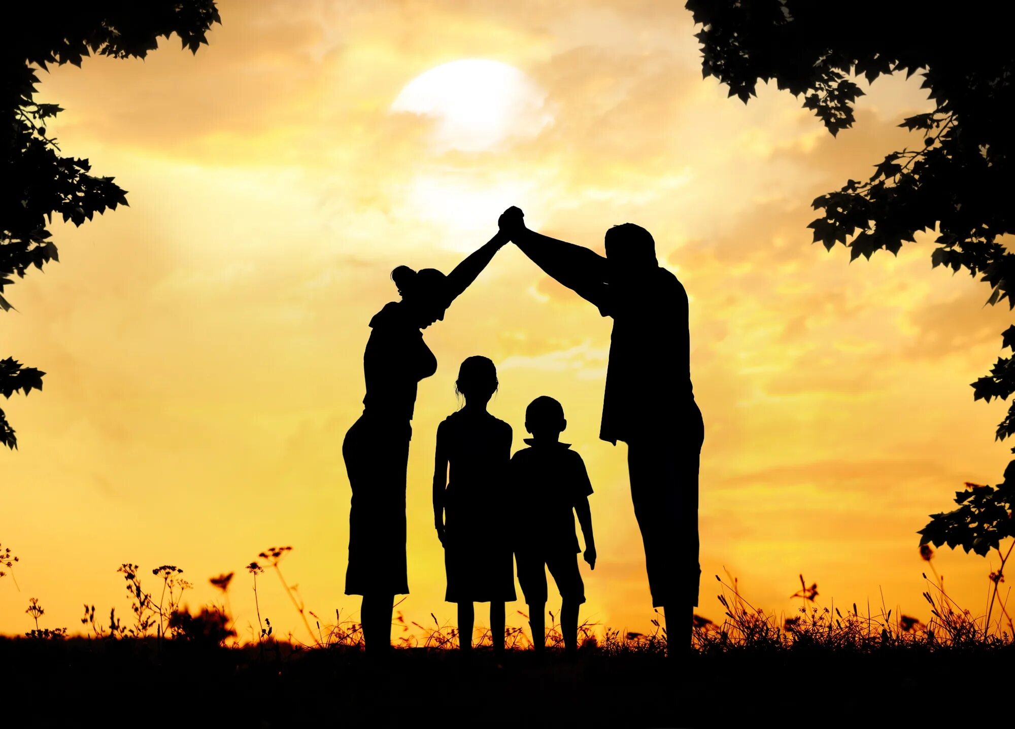 Ценности отцов и детей. Благополучие в семье. Родитель и ребенок мир отношений. Семейные отношения картинки. Понимание в семье.