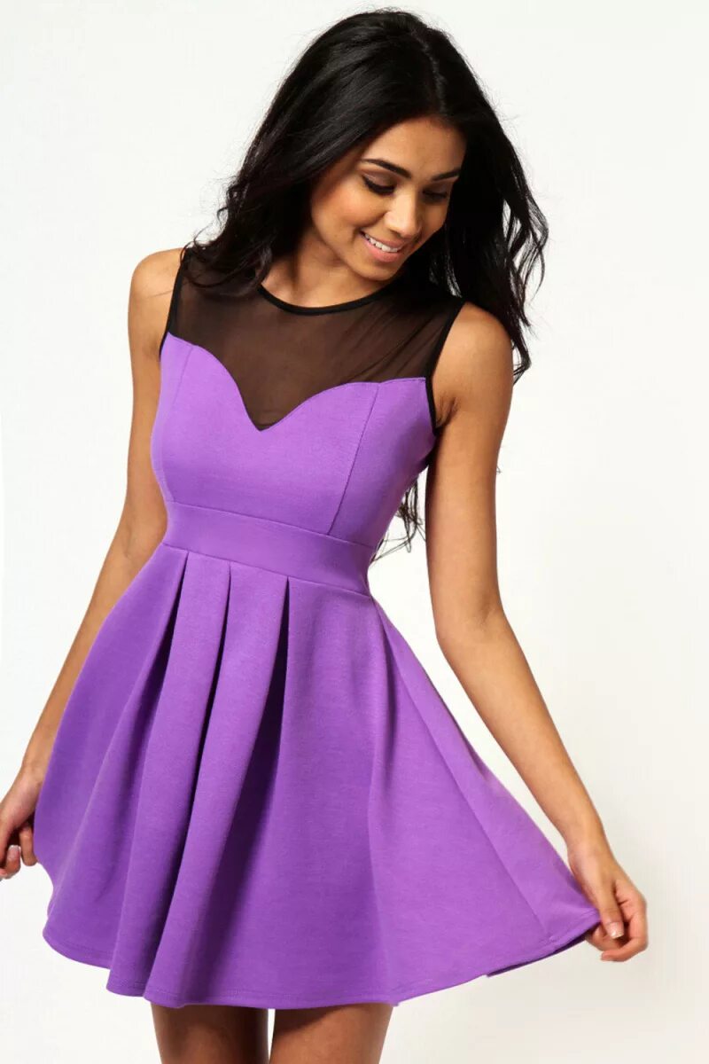 Белое фиолетовое платье. Платье фиолетовое. Сиреневое платье. Платье сиреневого цвета. Девушка в платье.