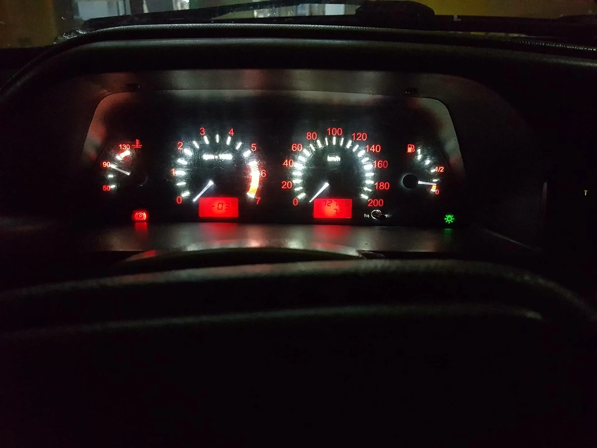 Лампочки в приборную панель ваз 2114. Lada 2114 приборная панель. Лампочки приборной панели ваз 2114 приборка. Лампы в панель 2114. Лампа подсветки приборки 2114.