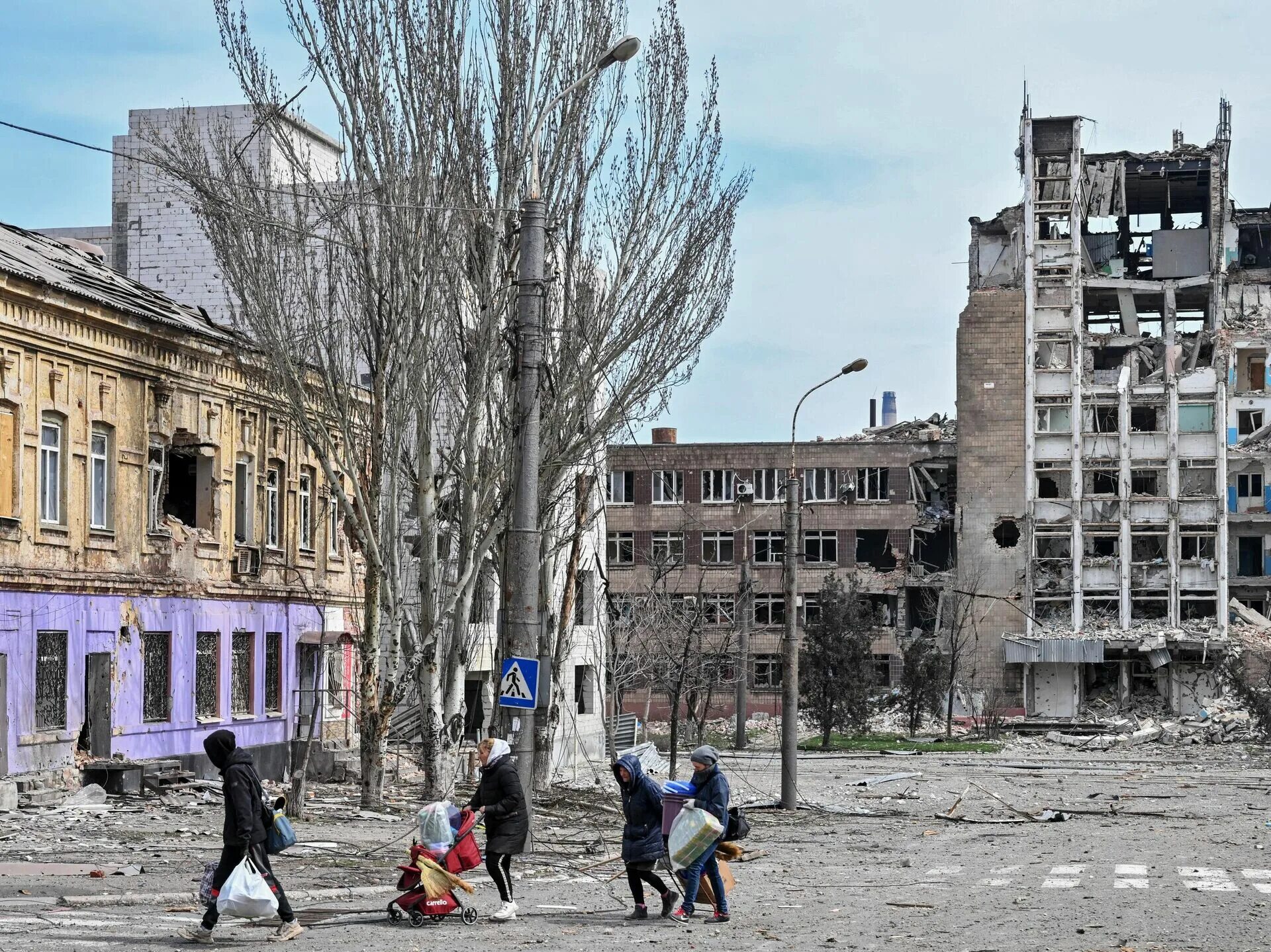 Когда взяли мариуполь. Мариуполь центр города разрушения. Город Мариуполь 2022. Мариуполь центр 2022.