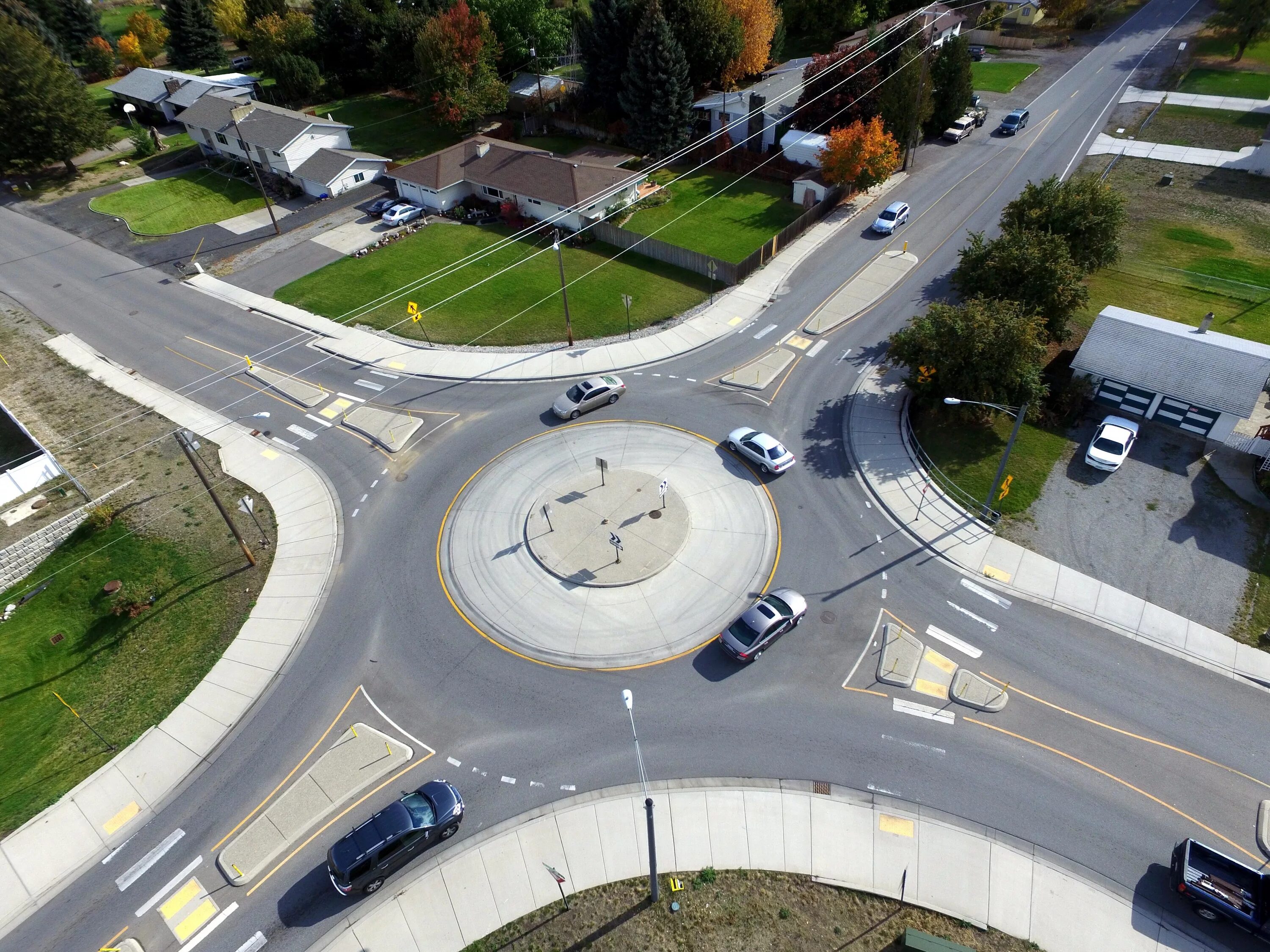 Roundabout кольцевой перекрёсток. Волшебная Кольцевая развязка (Magic Roundabout), Суиндон, Англия. Суиндон перекресток. The Magic Roundabout развязка. Кольцевой чита