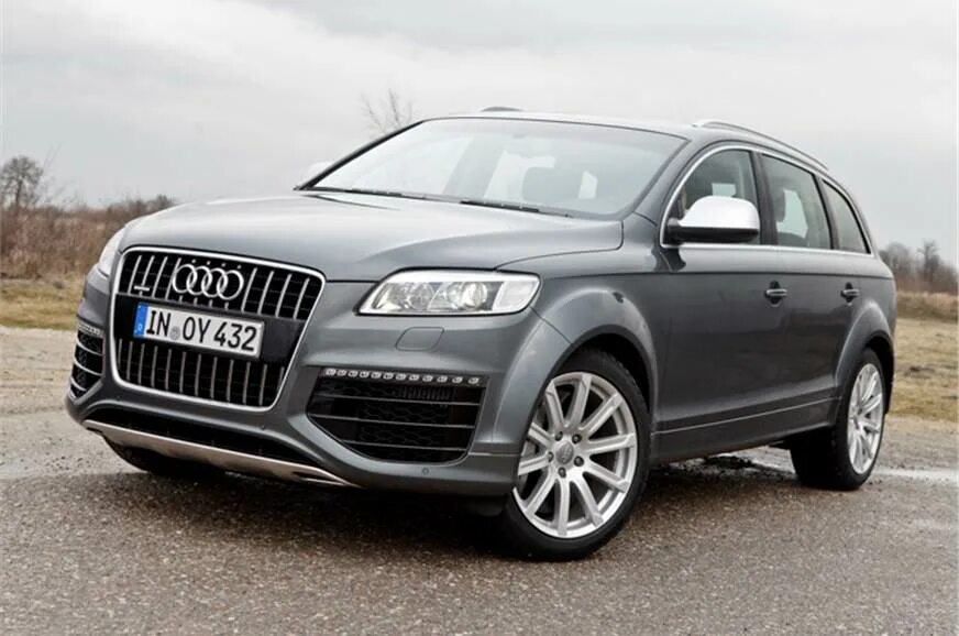 Ауди ку7 дизель 3. Audi q7 v12. Audi q7 w12 TDI. Audi q7 6.0 v12 TDI. Audi q7 v12 Diesel.