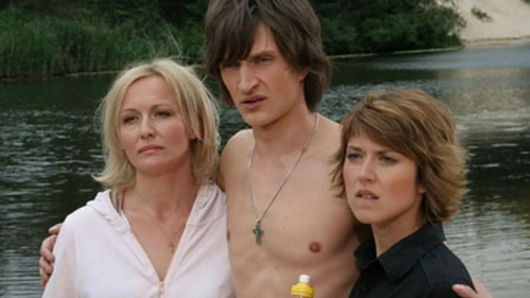 Третий лишний курит. Третий лишний трейлер на русском. Третий лишний 2007. Третий лишний 2007. Петренко третий лишний.