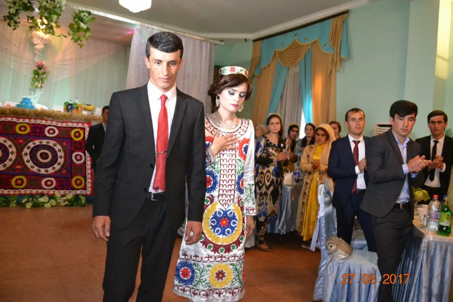 Макияж таджички. Традиционная таджикская свадьба. Невеста таджика. Мавзунаи човид. Таджикская свадьба.