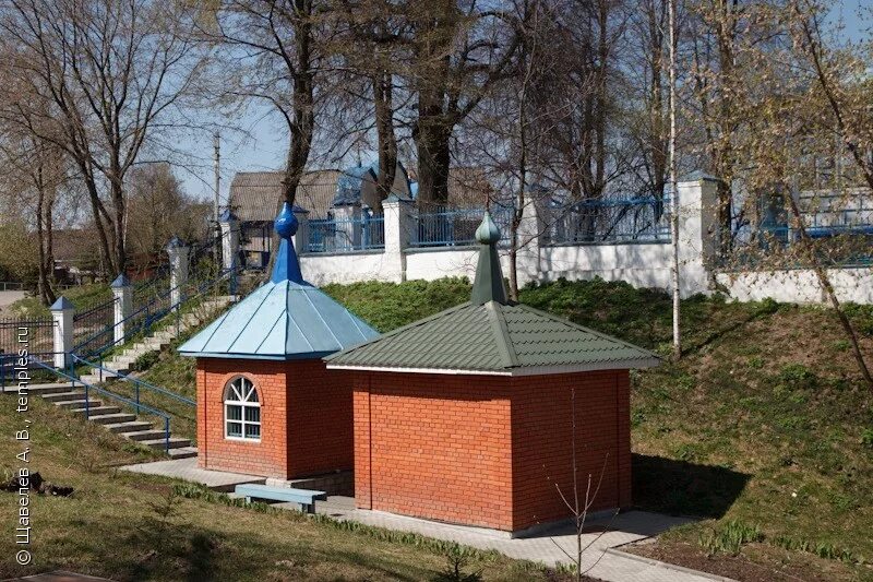 Святой источник ильи пророка в краснодарском крае. Оптина пустынь купальня. Святой источник пророка илии. Святой источник ильи пророка село ерахтур. Ильинское святой источник.