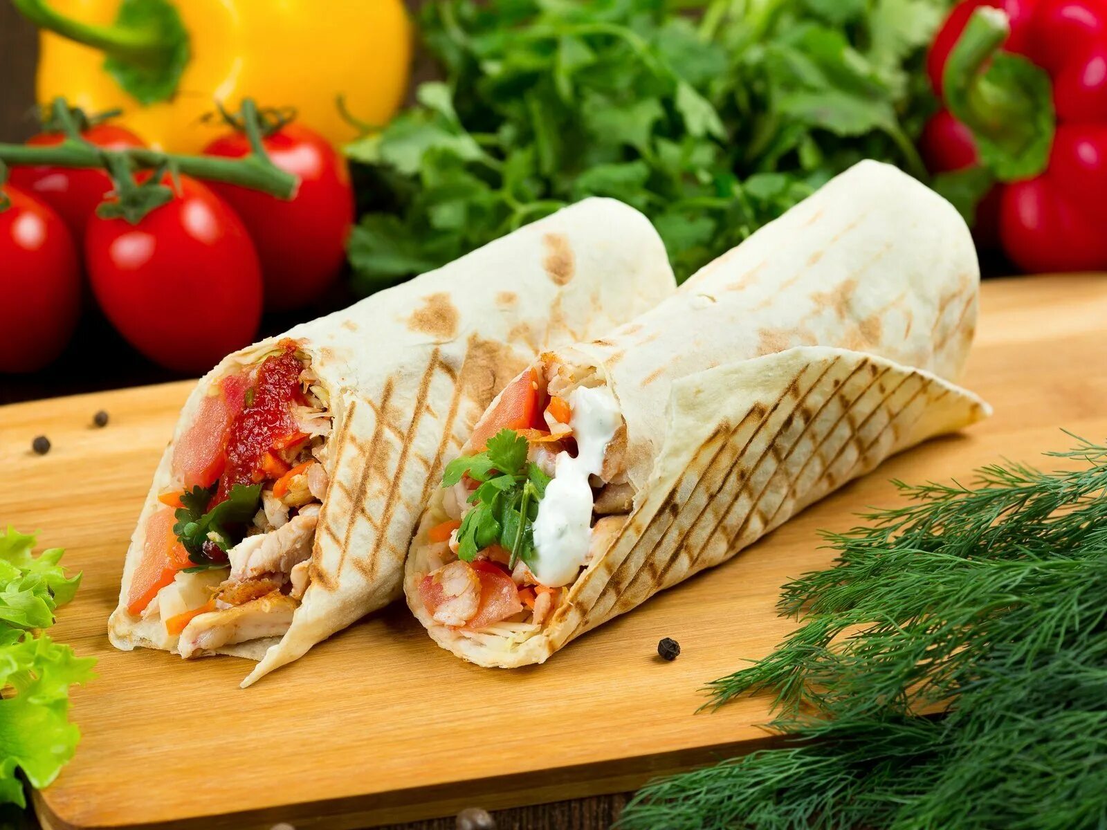 Сочная шаурма. Вкусная сочная шаурма. Шаурма на вынос. ?????? shawarma. Шаурма.