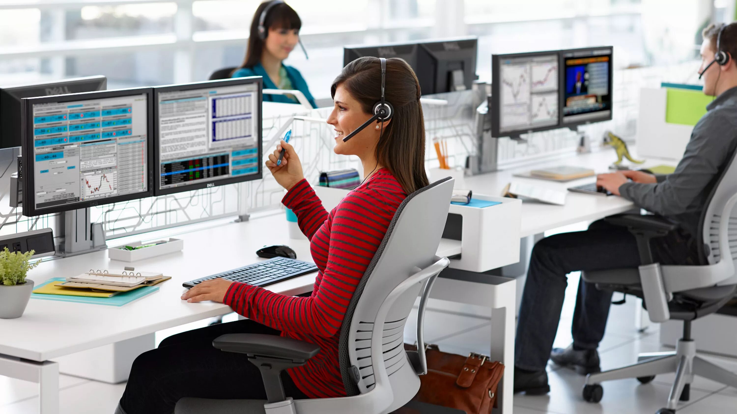 Call monitoring. Клиент сервис it. Monitor calls. Компьютер на плане. Dispatcher headset on table.