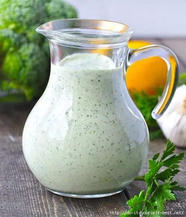 Л кефир 1 ст л. Кефир и яйца. Жидкий кефир. Йогурт на овсяном молоке. Йогурт расслоился.