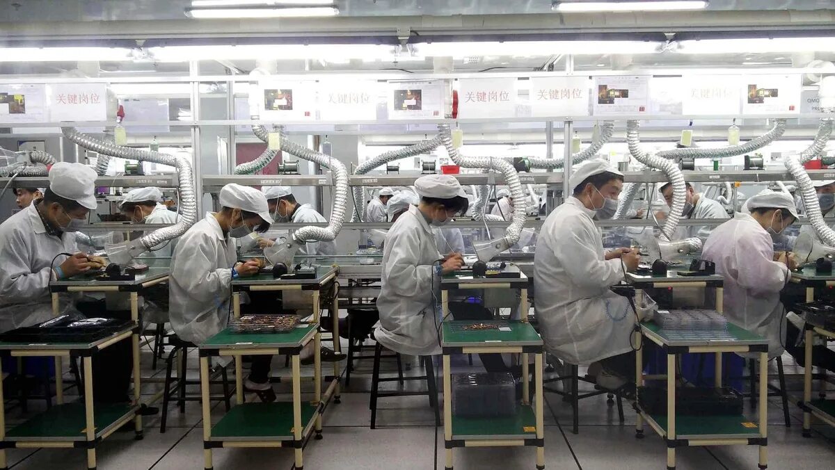 Где производят apple. Завод фоксконн в китае. tsmc тайвань фабрика. foxconn завод apple. foxconn фабрика в китае.