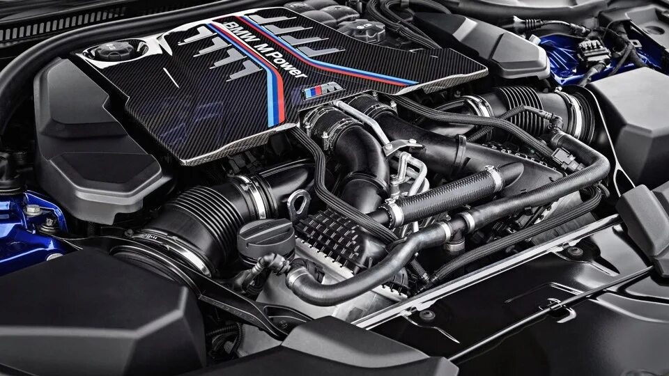 Новые двигатели бмв. BMW m5 f90 engine. M5 f90 мотор. Мотор БМВ м5 ф90. V10 BMW m5 мотор.