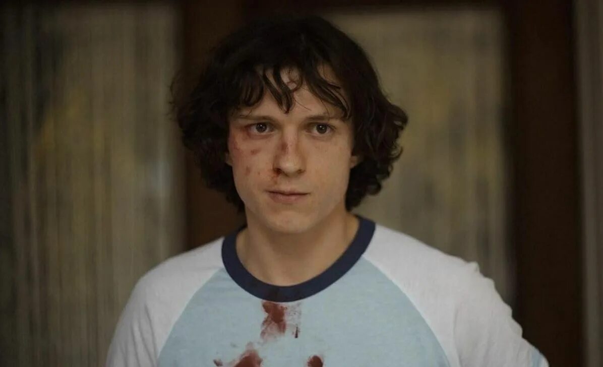 The room 2023. Переполненная комната Холанд. The crowded Room Tom Holland.