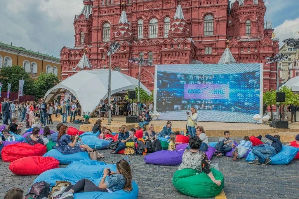 Вкус москвы фестиваль. Фестивали в москве. Фестивали в москве. Фестивали которые проходят в москве. Фестивали которые проходят в москве.