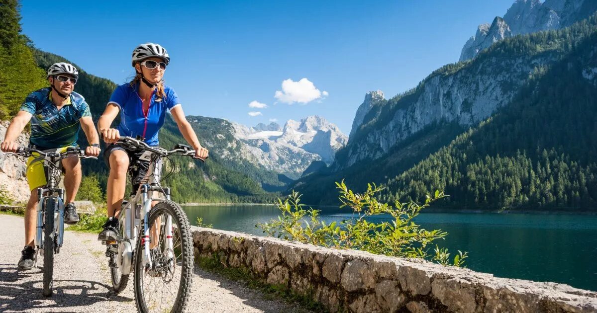 Норвежцы на велосипедах. Велотур в горах кавказа. Перед велопрогулкой. Поход на велосипеде. Велотур «в поисках дольменов».