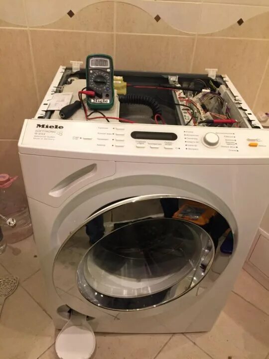 Стиральная машина miele. Ремонт стиральных машин miele. Сервисный центр miele. Монтаж оборудования. Щетки 5153702 сушильной машины miele.