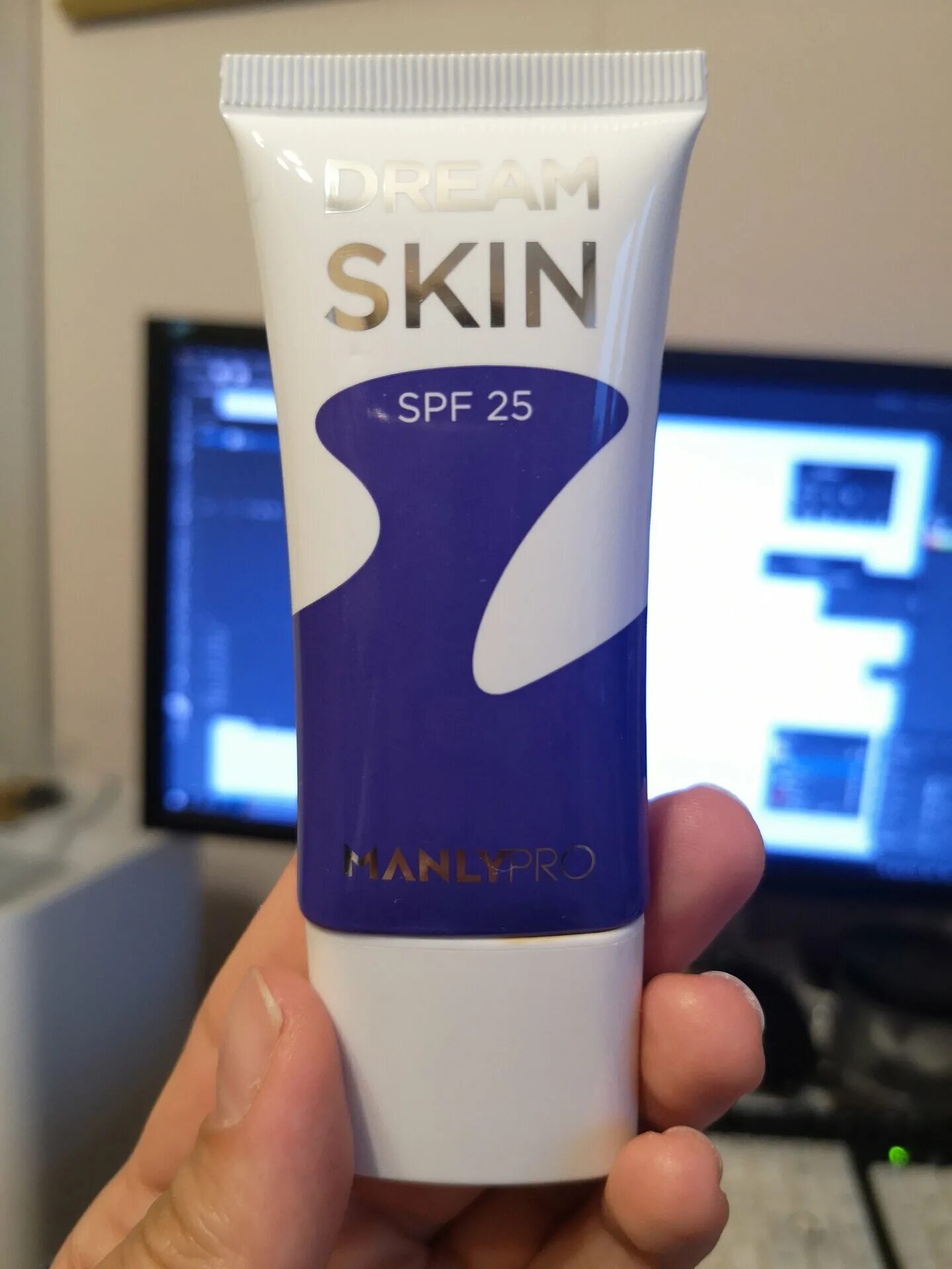 Manly pro dream skin ds2. Dream skin manly pro тональный крем. Manly pro тональный. Тональный крем dream skin. Тональник в тревел формате.
