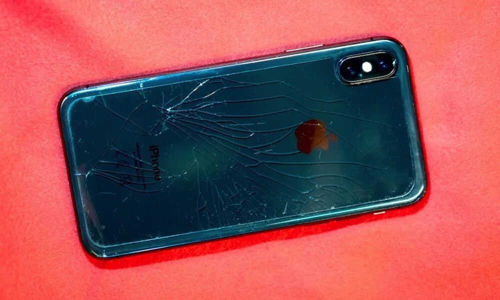 Ремонт стекла айфон 10. Заднее стекло iphone x. разбил заднее стекло на айфон xr. разбита заднее стекло iphone 14. разбитый экран телефона.
