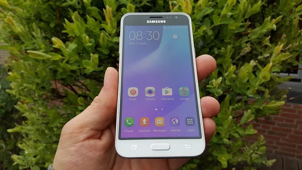 Samsung galaxy j3 купить. Samsung Galaxy j3 2016. Смартфон Samsung Galaxy j3 (2016). Samsung Galaxy j3 6. Смартфон Samsung Galaxy j3 (2017).