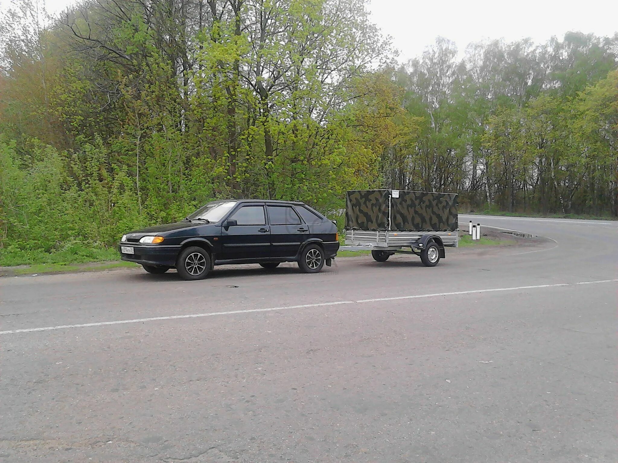 Прицепы Йошкар-Ола. Прицеп для легковых авто в Йошкар-Ола. АРИВА прицепы и фаркопы Кугеси. Легковой автомобиль с прицепом во дворе. Телега чебоксары