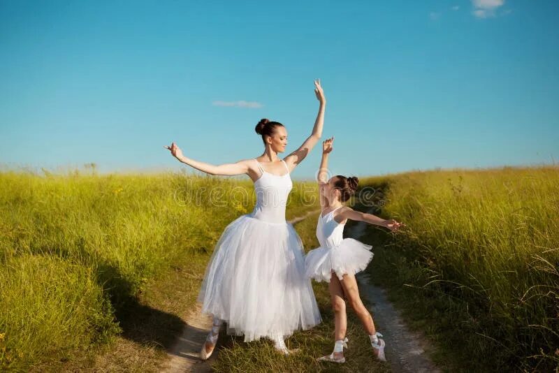 Мама балерина. Ballerina mother. Маленькая балерина с мамой. Девочка балерина с мамой. Дочка балерина.
